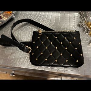 Forever 21 black and gold belt purse